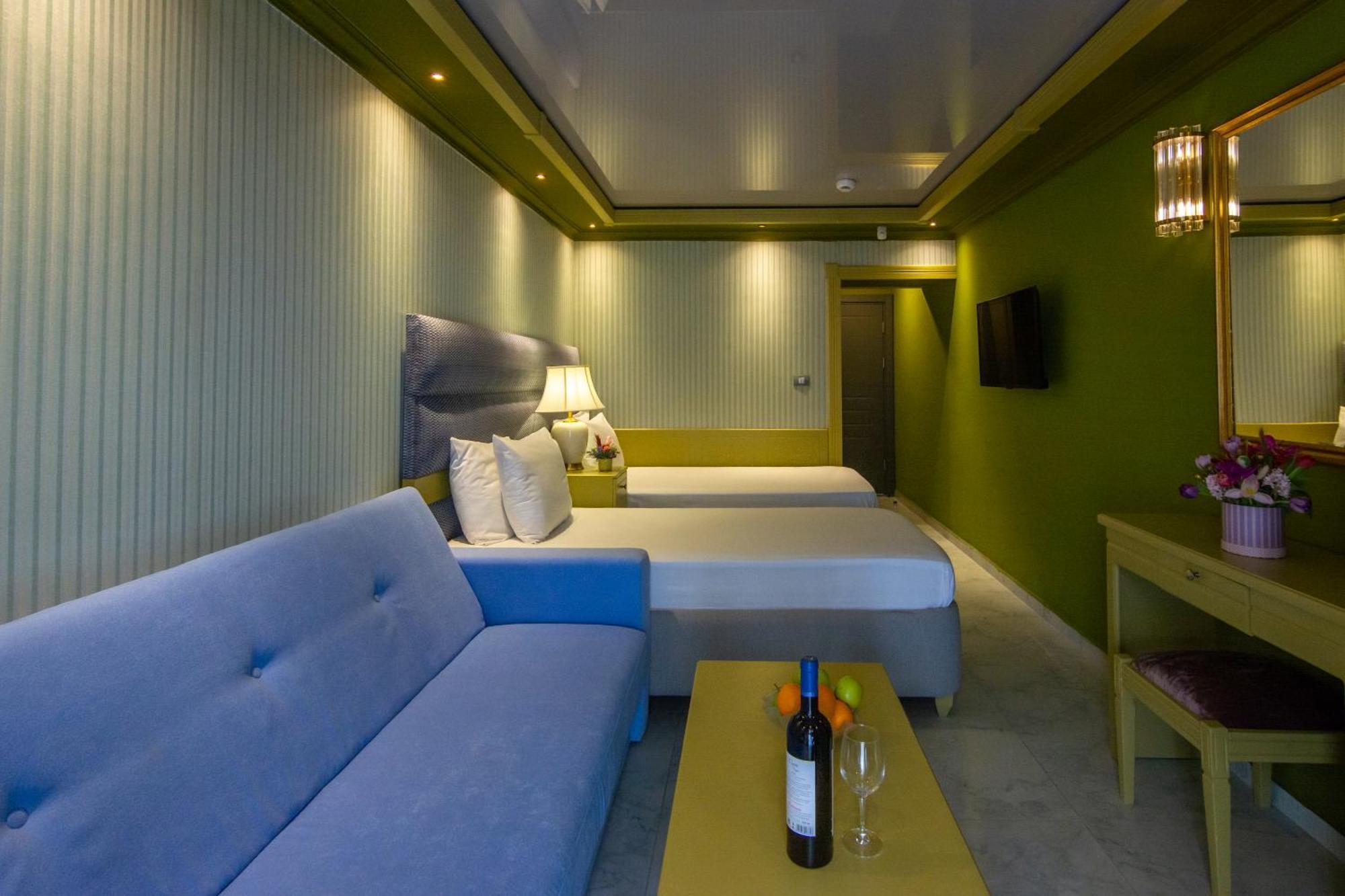 Hotel Craiova By Phoenicia Blue View Olimp Exteriör bild